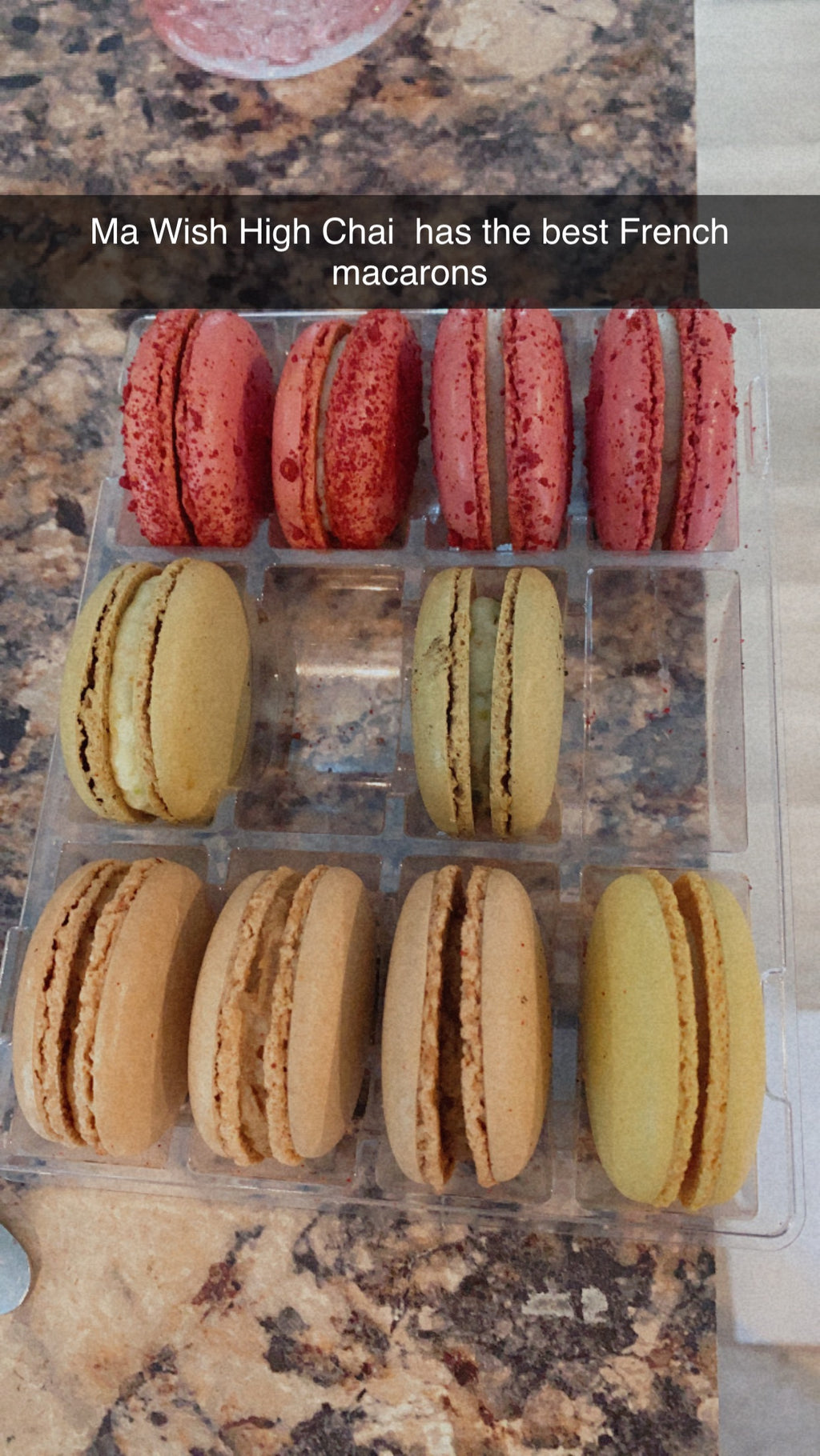 24 La Patisserie Royale French Macarons