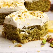 24 La Patisserie Royale French Macarons